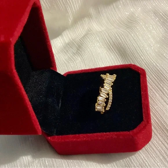 - 💄10k Gold Vermeil baguette CZ DiamondCrisscross  band - Picture 6 of 17